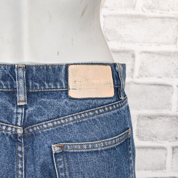 BLISS and MISCHIEF Women's Collector fit cropped Denim Straight slim jeans sz 29 - Picture 7 of 10